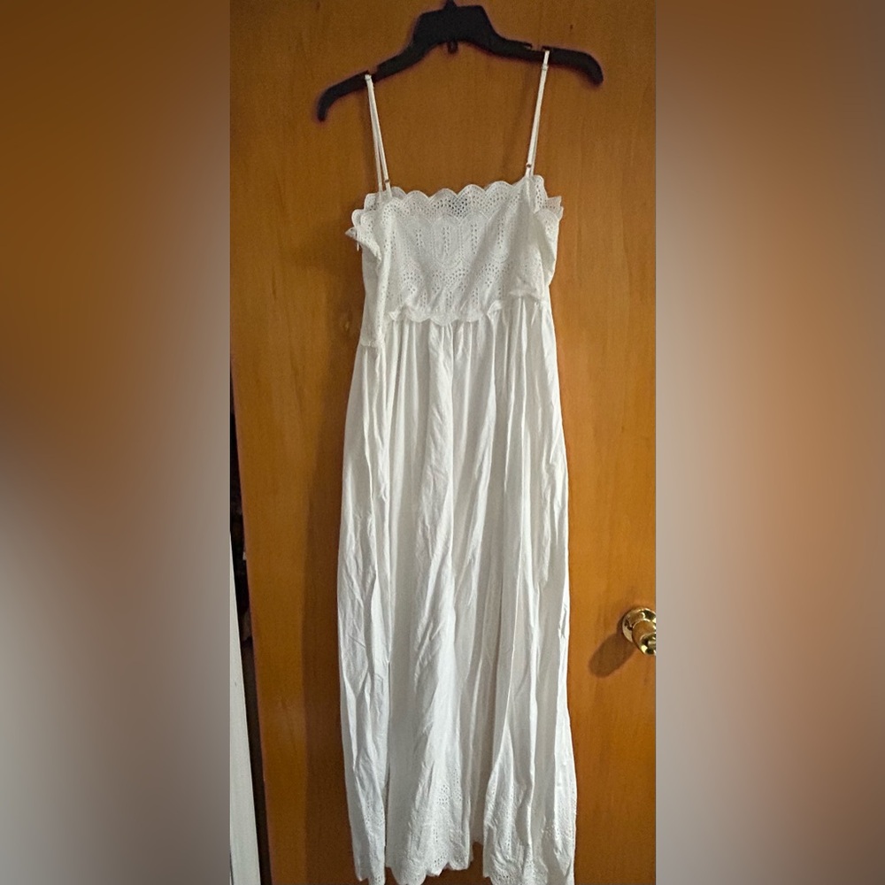Posse the label Maisie Embroidered Cotton Maxi Dress in white! - Picture 2 of 9